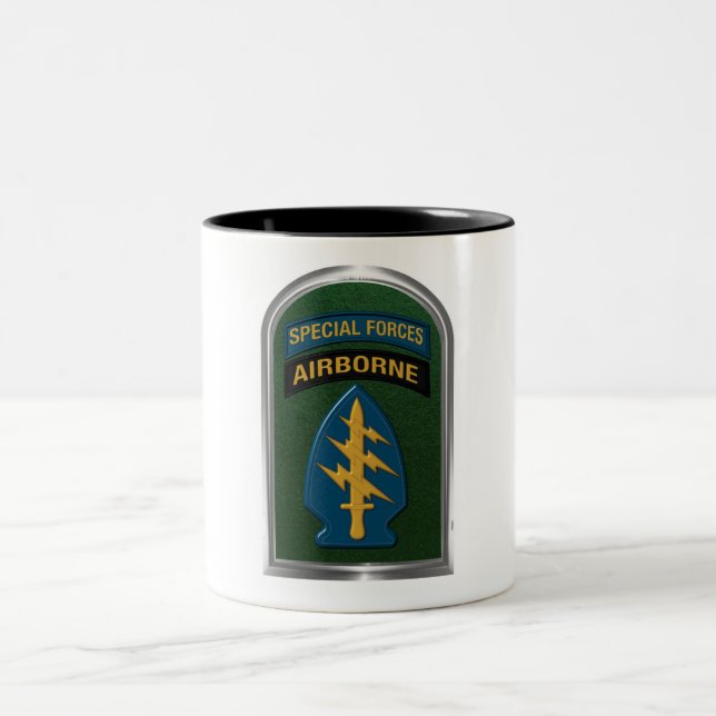 Registerkarte "Spezialstreitkräfte" und Tasse für  (Mittel)