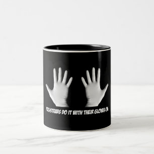 Registratoren tun dies mit ihren Handschuhen auf - Zweifarbige Tasse