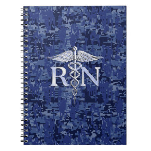 Registriert Nurse RN Caduceus auf Navy Blue Camouf Notizblock