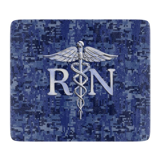 Registriert Nurse RN Caduceus auf Navy Blue Camouf Schneidebrett (Vorderseite)