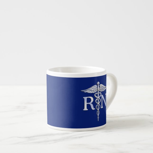 Registriert Nurse RN Silver Caduceus auf Navy Blue Espressotasse (Vorderseite Rechts)