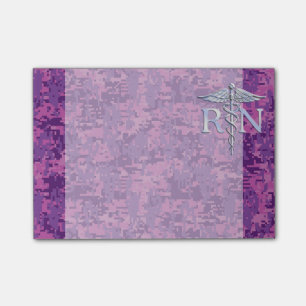 Registrierte Krankenschwester RN silberner Post-it Klebezettel