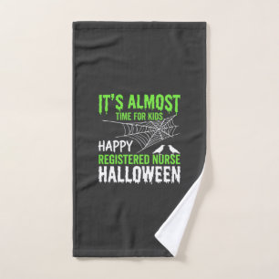 Registrierte Pflegekraft Halloween Spinnennetz und Handtuch