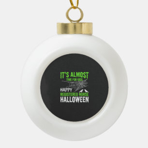 Registrierte Pflegekraft Halloween Spinnennetz und Keramik Kugel-Ornament