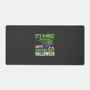 Registrierte Pflegekraft Halloween Spinnennetz und Schreibtischunterlage