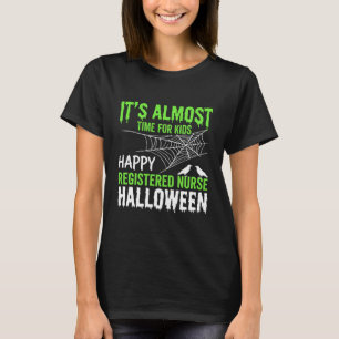 Registrierte Pflegekraft Halloween Spinnennetz und T-Shirt