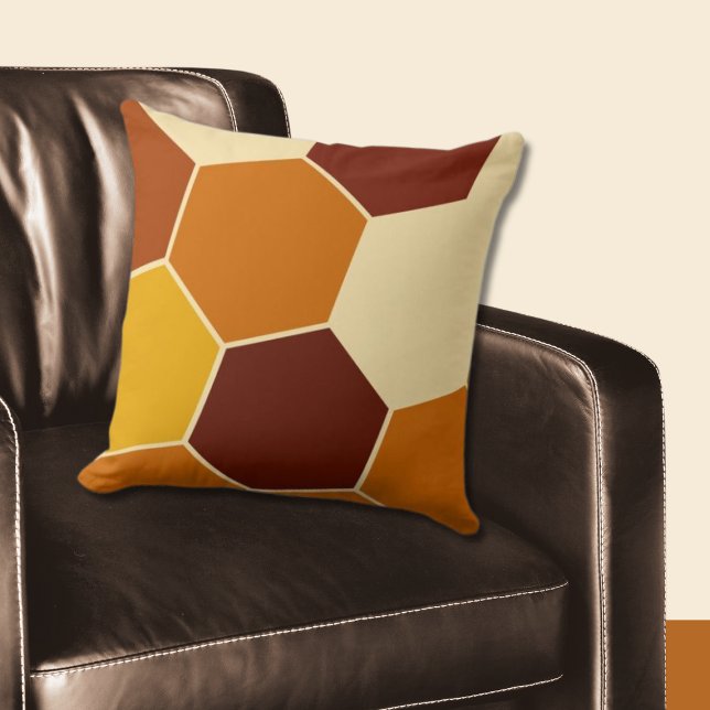 Regular Geometric Orange Hexagon Muster Kissen (Orange Pillow with Hexagon Pattern)
