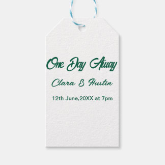 Rehearsal dinner One day away night before name da Geschenkanhänger