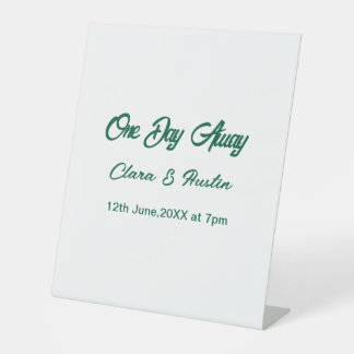 Rehearsal dinner One day away night before name da Sockelschild