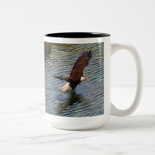 Reife Wälder und Wälder Eagle Zweifarbige Tasse (Rechts)