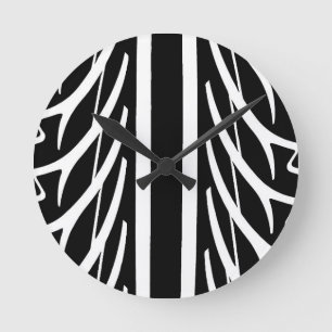 Reifenmuster in Schwarz und Weiß Runde Wanduhr