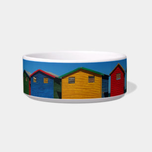 Reihe von farbenfrohen Strandhütten Napf
