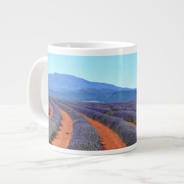 Reihen der Lavendel-Pflanze in Bloom, Tasmanie-Tas Jumbo-Tasse (Vorderseite Links)
