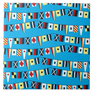 Reihen von farbenfrohen nautischen Flaggen Fliese