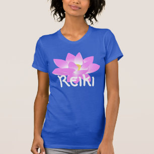 "Reiki" mit einer rosa Lotosblüte T-Shirt