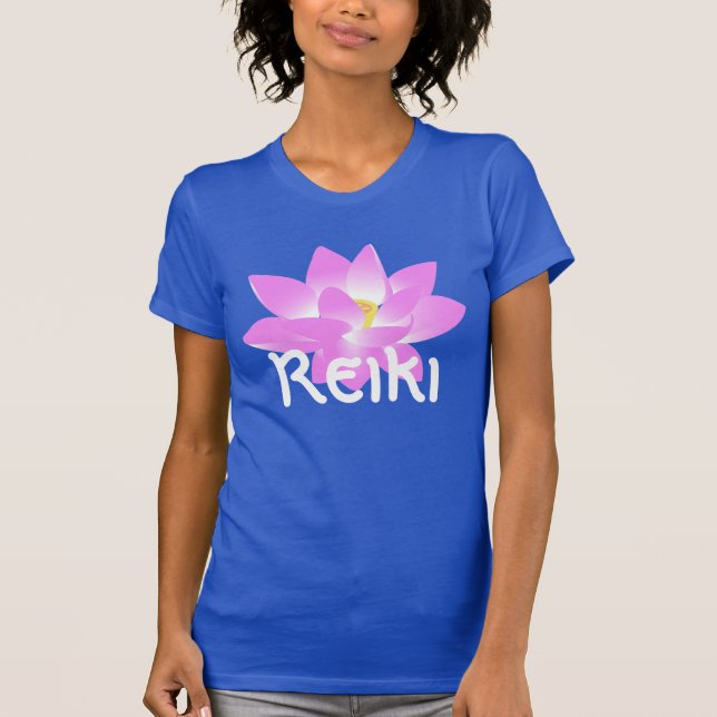 "Reiki" mit einer rosa Lotosblüte T-Shirt (Vorderseite)