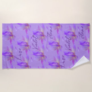 Reine Violette Flamme mit Lotus Lotus Strandtuch