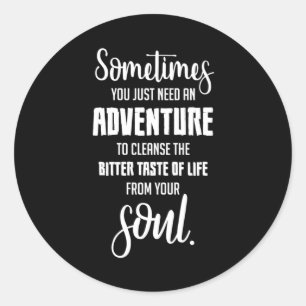 Reiseangebote Adventure Quote - Geschenk Idee Runder Aufkleber