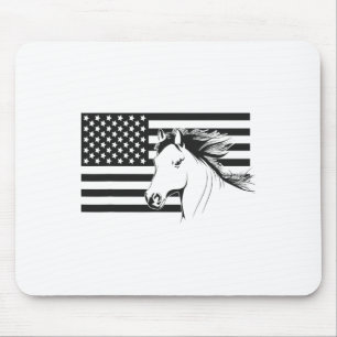 Reisemaschine für Pferde unter amerikanischer Flag Mousepad