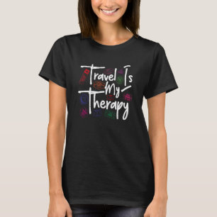 Reisen ist meine Therapie World Traveller Passport T-Shirt