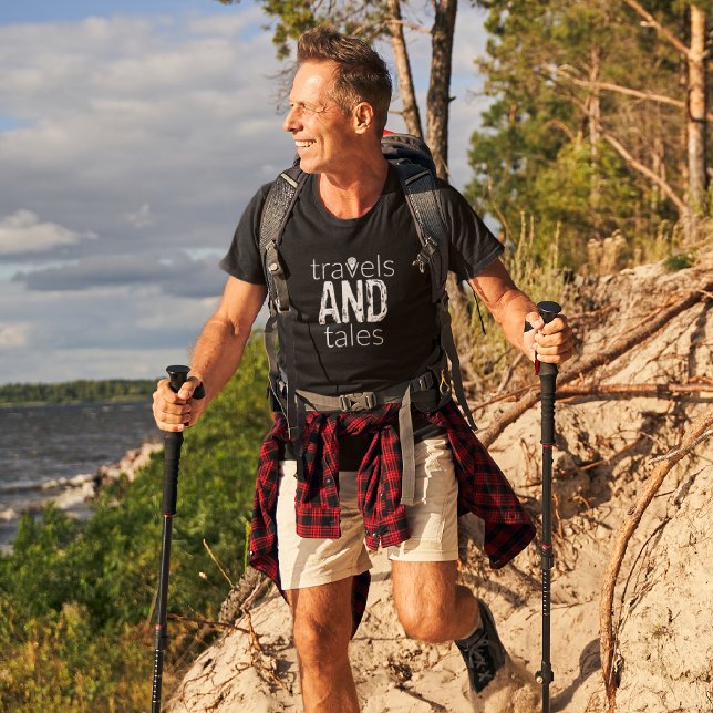 Reisen und Märchen [weißes Logo] T - Shirt von Män (Von Creator hochgeladen)