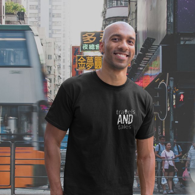 Reisen und Märchen [weißes Logo] T - Shirt von Män (Von Creator hochgeladen)