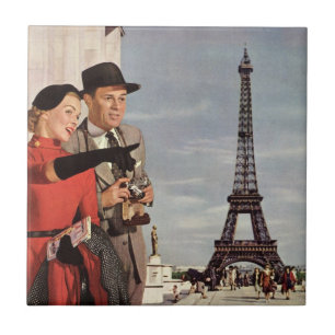 Reisende im Vintage-Stil am Eiffelturm, Paris-Urla Fliese