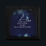 Reisende und Sterne - hölzerner Erinnerungskiste<br><div class="desc">" Imagine untersuchend den nächtlichen Himmel und Million helle Führer sehend füllte mit Versprechen. "Durch die Geschichte den kleinen Prinzen von De Heilig-Exupery inspiriert.</div>