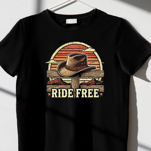 "Reite frei." T-Shirt (Von Creator hochgeladen)