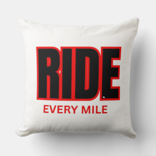 Reite jede Meile – Motorrad-Abenteuer-Typografie Kissen