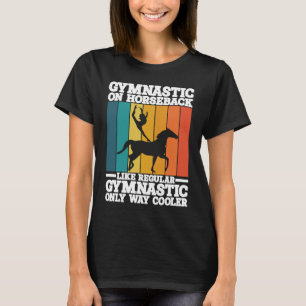 Reiten Gymnastik auf dem Pferderennzug T-Shirt