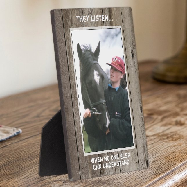 Reitfreund aus dunklem Holz mit Foto Fotoplatte (Von Creator hochgeladen)