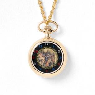 Reitpferde auf einem Feld Armbanduhr