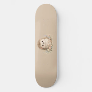 Reizender europäischer Gartenigel Skateboard