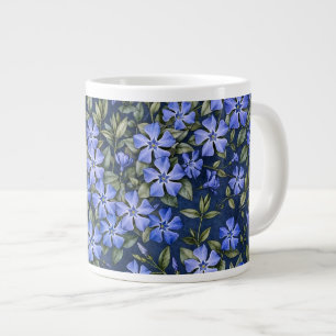 Reizvolle verstreute Immergrün-Blüten in Tiefblau Jumbo-Tasse