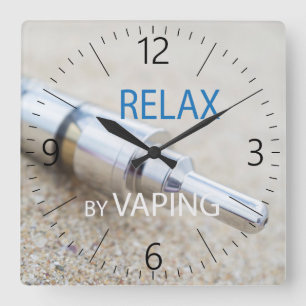 Relax by vaping quadratische wanduhr