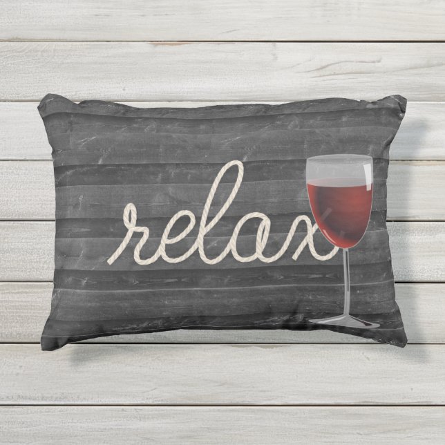 Relaxseil auf grauem Holzkissen Kissen Für Draußen (Vorderseite)