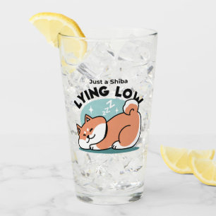 Relaxte Shiba Inu Art: Nur eine Shiba, die niedrig Glas