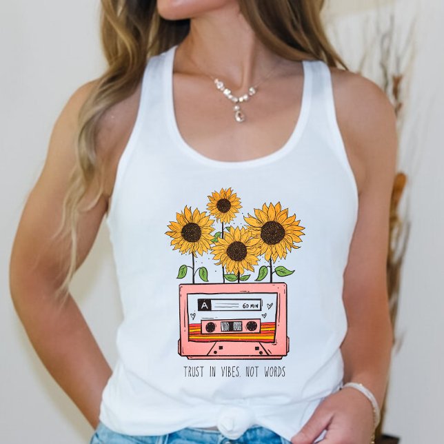 Reliance on Vibe Boho Sunflower and Cattsette Tank Top (Von Creator hochgeladen)