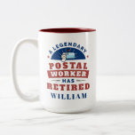 Remüde Postarbeiter Mailman Retirement Funny Zweifarbige Tasse<br><div class="desc">Personalisieren Sie diesen niedlichen und hübschen Mailman-Pensiongag,  der "Ein legendärer Postarbeiter hat sich gebeugt",  indem Sie auf den "Personalisieren" Button oben klicken. Das ist ein tolles Geschenk für Ihren Briefträger,  der Ihre E-Mails über die Jahre hinweg geliefert hat. Perfekt für Familienmitglieder</div>