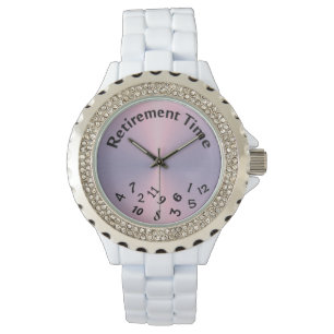 Rente: Zahlen auf metallisch rosa Armbanduhr