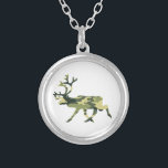 Rentier/Karibik-Waldkamouflage / Camouflage Versilberte Kette<br><div class="desc">Rentier / Karikatur Tierische Silhouette Woodland Camouflage störende Dazzle Muster. Globe Trotters ist auf die Idiosynkratische Bildsprache aus der ganzen Welt spezialisiert. Hier finden Sie einzigartige Grußkarten,  Postkarten,  Poster,  Mousepads und mehr.</div>