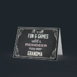 Rentierfisch über Oma Feiertagskarte<br><div class="desc">Chalkboard Es macht Spaß und Spiele bis ein Rentier über Oma läuft.  So eine lustige Weihnachtskarte,  die an Familie und Freunde geschickt werden soll</div>