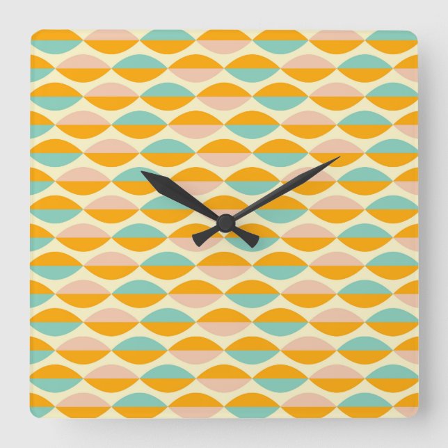 Repeating geometric pattern in beige background quadratische wanduhr (Vorderseite)