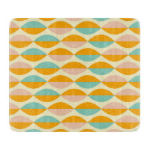 Repeating geometric pattern in beige background