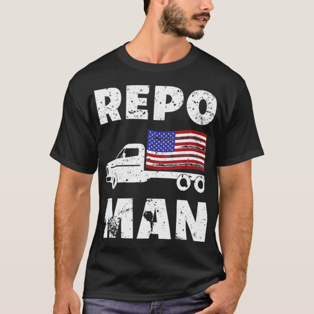 Repo Man Patriotic Flag and Flatbed  T-Shirt (Vorderseite)