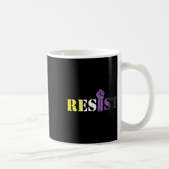 Resist Raised Fist Protest Lgbtq nicht binäre Flag Kaffeetasse (Rechts)