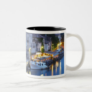 Restaurants entlang des l'Herault-Flusses. L'Herau Zweifarbige Tasse