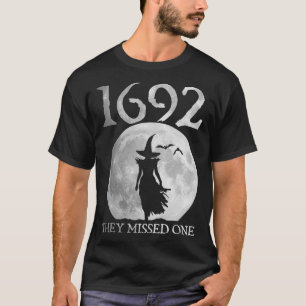 Retro 1692 sie vermissten eine Hexe Salem 1692 Hal T-Shirt