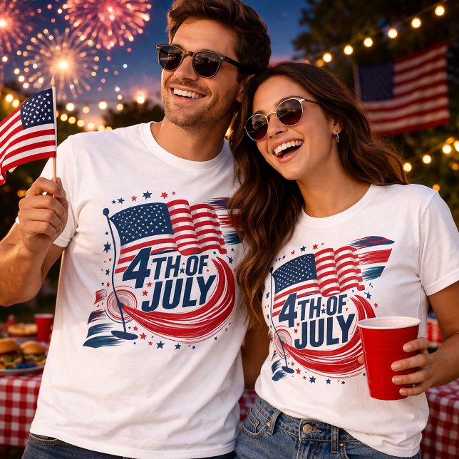Retro 4. Juli American Flag Patriotic Design T-Shirt (Von Creator hochgeladen)